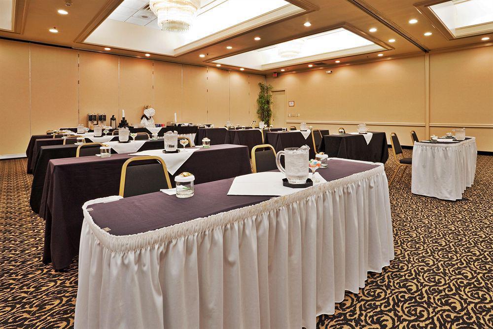 Doubletree By Hilton Winston Salem - University, Nc Съоръжения снимка