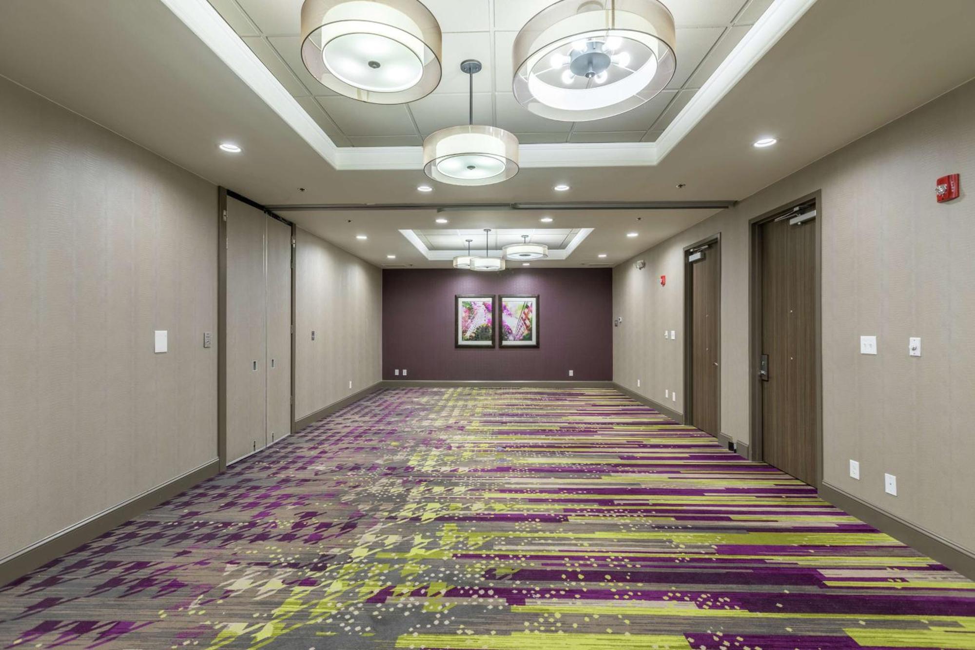 Doubletree By Hilton Winston Salem - University, Nc Екстериор снимка