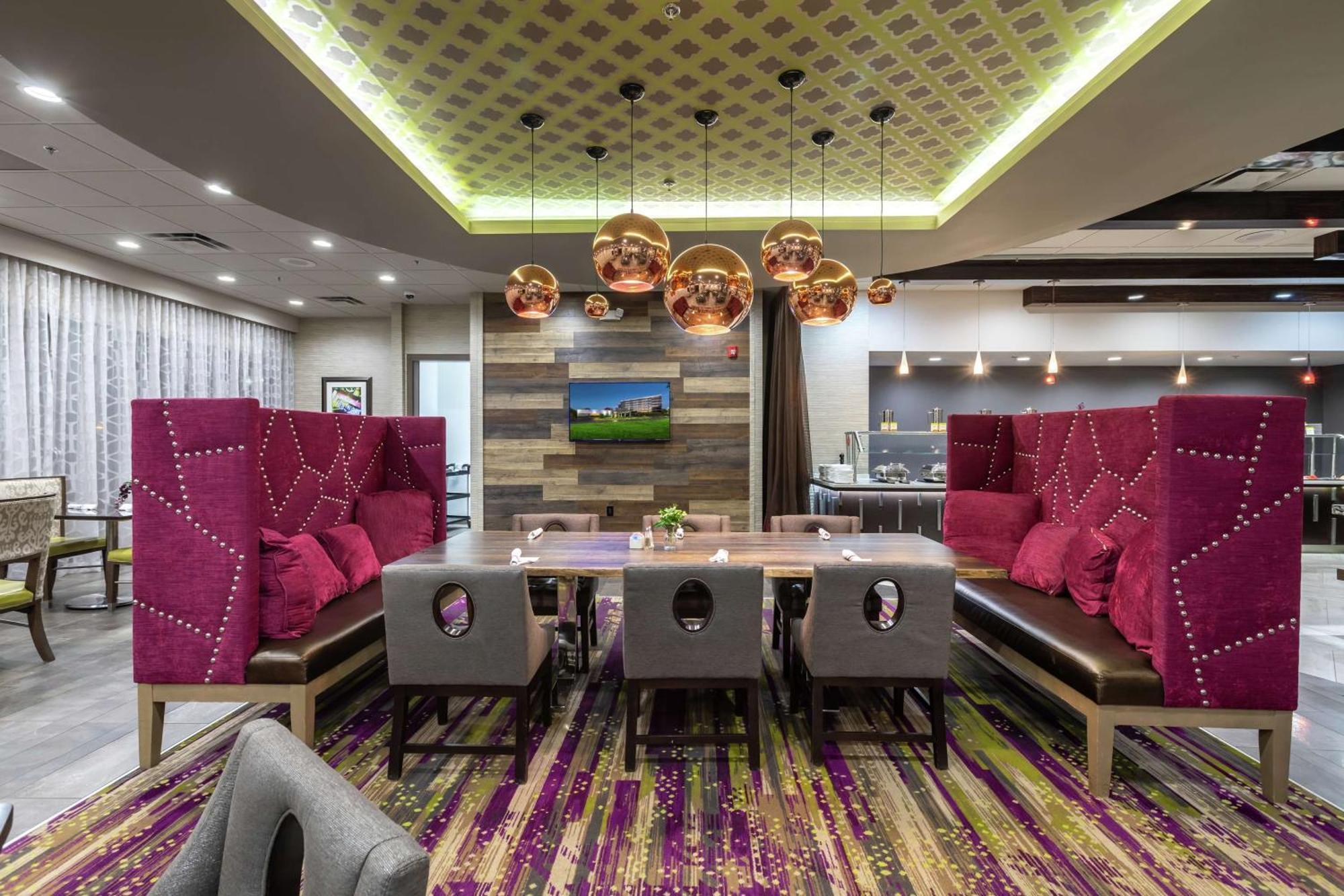 Doubletree By Hilton Winston Salem - University, Nc Hotel Екстериор снимка