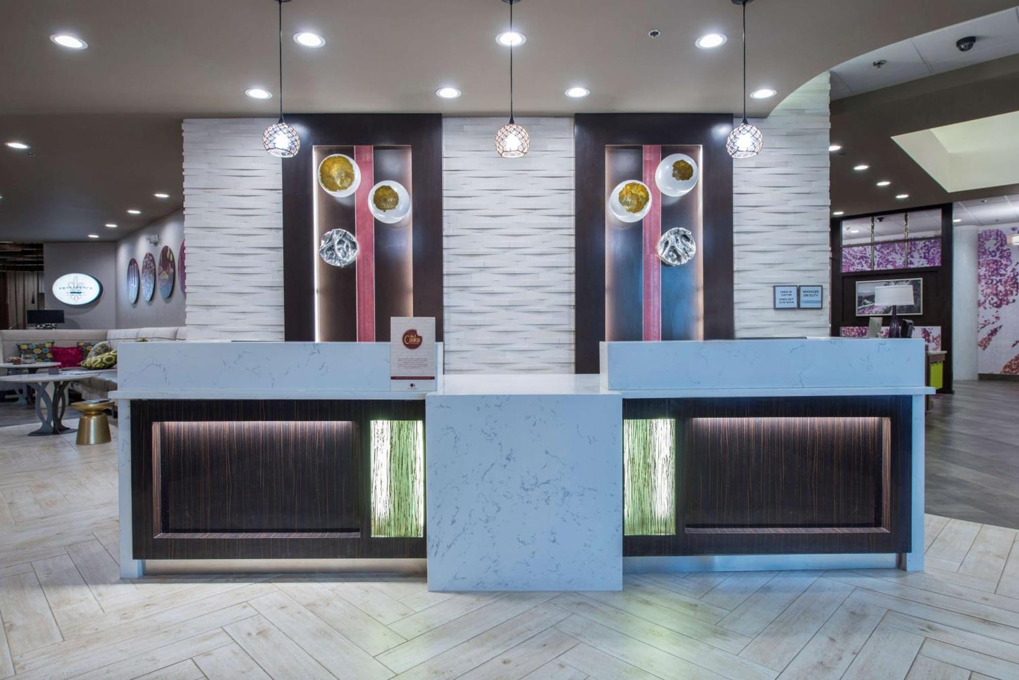 Doubletree By Hilton Winston Salem - University, Nc Екстериор снимка