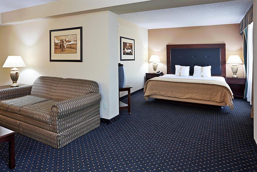 Doubletree By Hilton Winston Salem - University, Nc Стая снимка