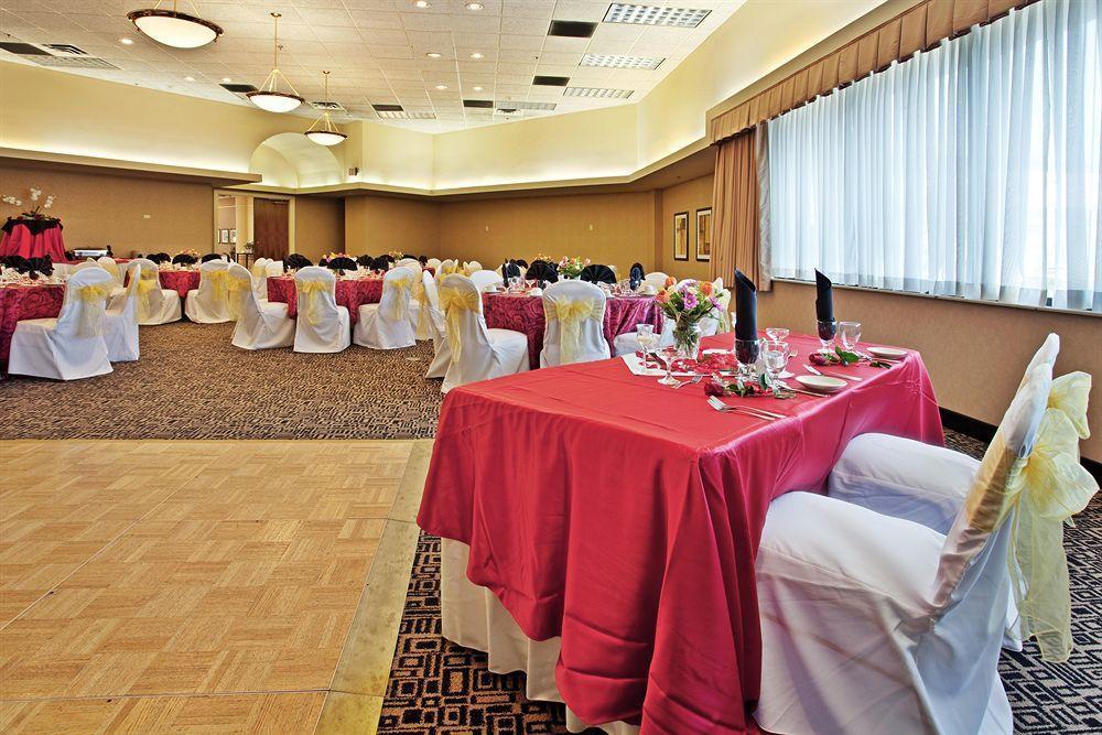 Doubletree By Hilton Winston Salem - University, Nc Ресторант снимка