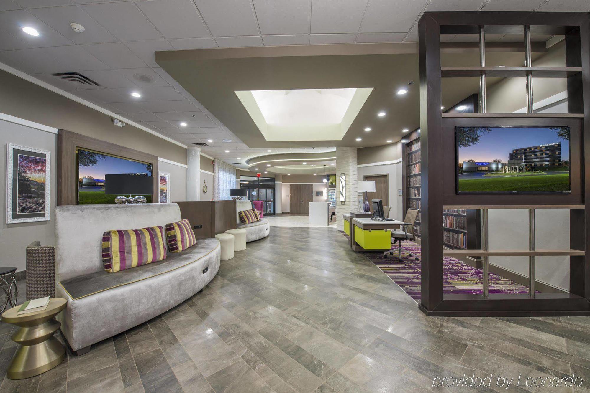 Doubletree By Hilton Winston Salem - University, Nc Екстериор снимка