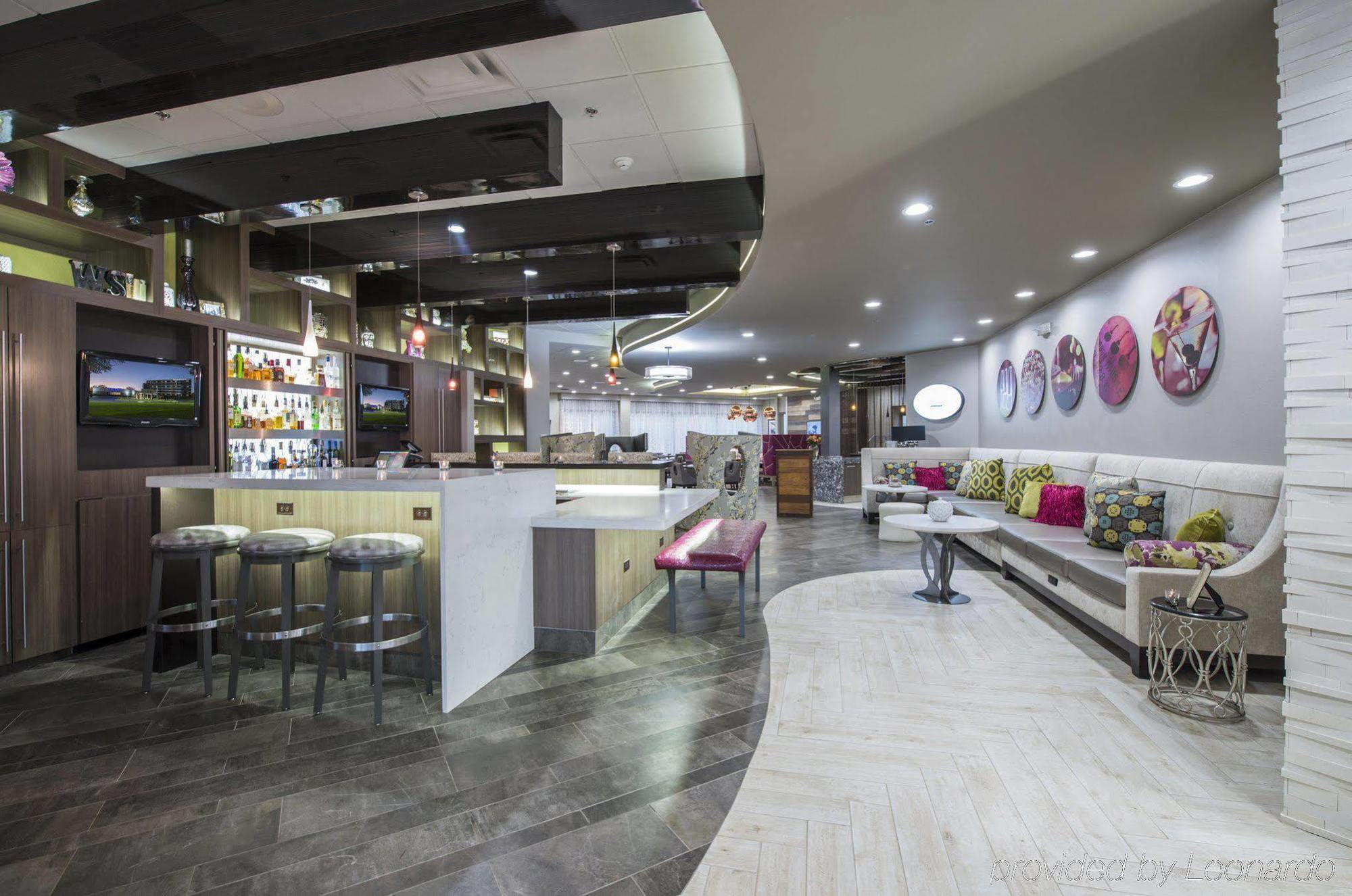 Doubletree By Hilton Winston Salem - University, Nc Екстериор снимка