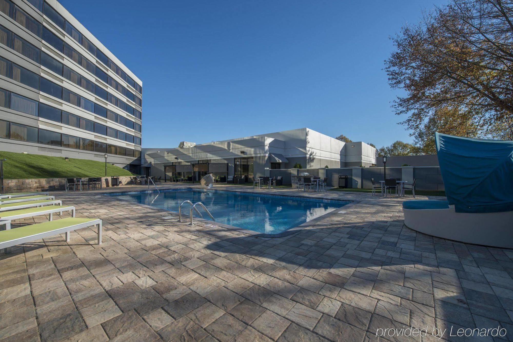 Doubletree By Hilton Winston Salem - University, Nc Екстериор снимка